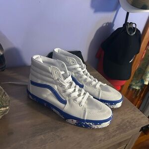White and Blue High-Top Sneakers VANS juniors size 7 fits women’s 8